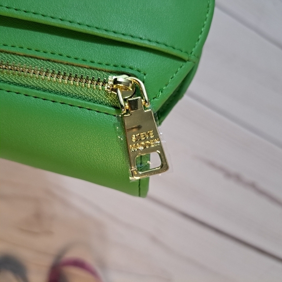 3 FOR 12 SALE Steve Madden BJEMMA Card Case Wallet - Green Flare - Picture 10 of 13